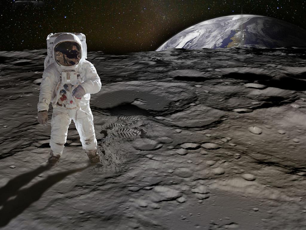 Вътре в гигантска сфера инженерите преглеждаха оборудването си Пред тях