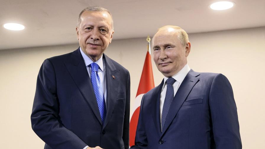Путин и Ердоган разговаряха по телефона, какво обсъдиха