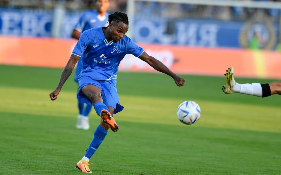 Десният защитник на Левски – Жереми Петрис, ще пропусне следващия