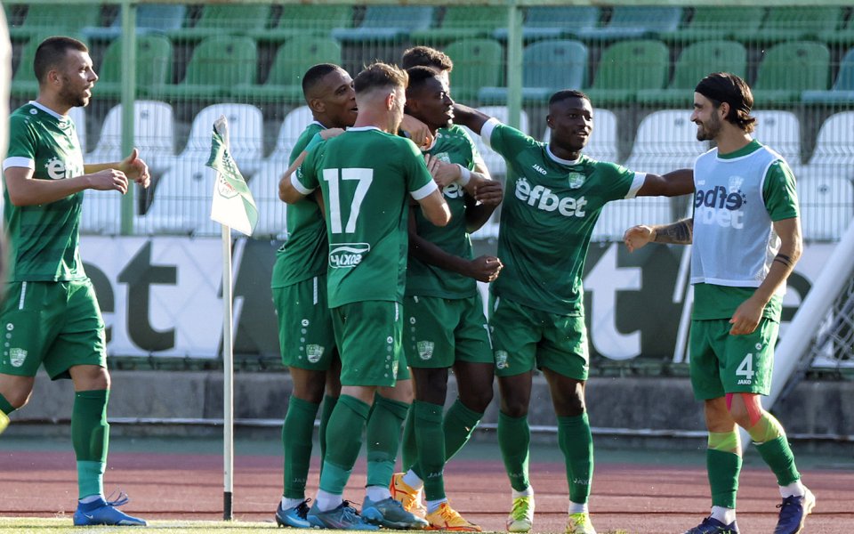 Отборите на Берое и Локомотив София играят при в мач