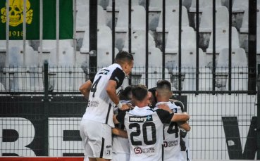 Локомотив Пловдив и Хебър играят при резултат 1 1 в единствения неделен сблъсък