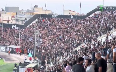 Феновете на ПАОК изпълниха почти до краен предел Тумба за