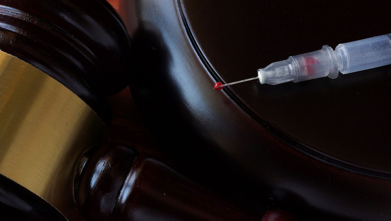 Екзекуция за мъж, подпалил жива жена, заварила го да обира дома ѝ