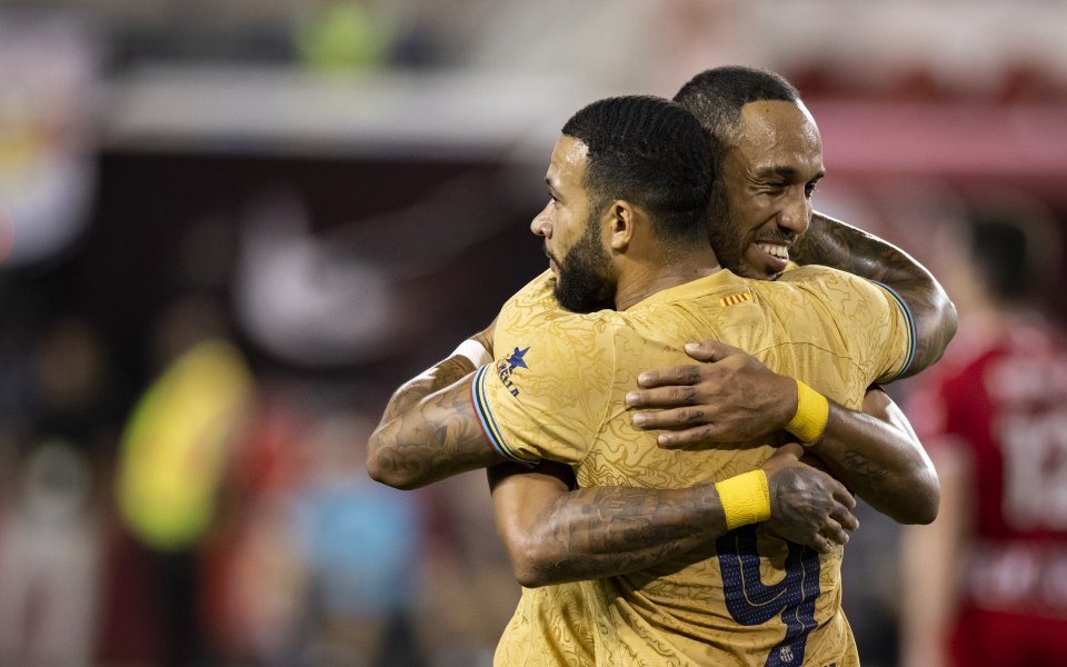 Барселона и Ювентус водят все по-усилени преговори за нападателя Мемфис