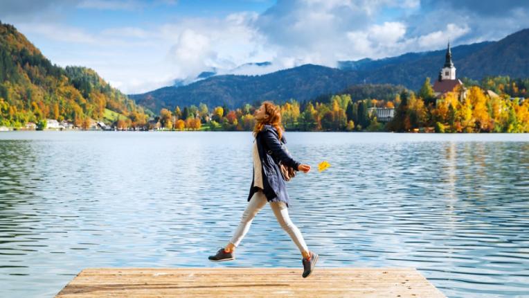 жена пътуване пътешествие езеро Блед Словения