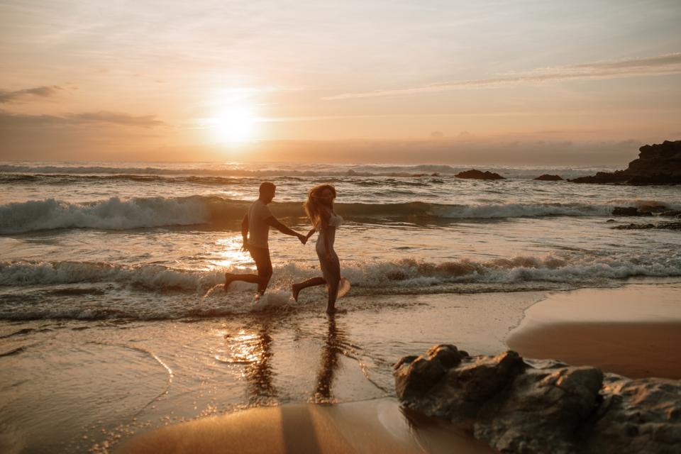 двойка любов лято море плаж залез предложение