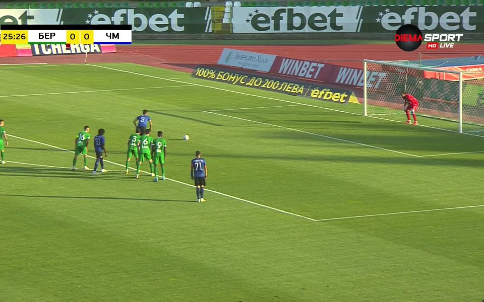 В 22-ата минута Мади Кета получи пас "в коридор", премина