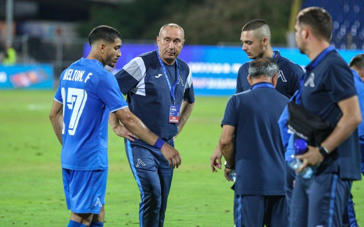 Левски се разделя с част от звездите си след провала срещу Хамрун?