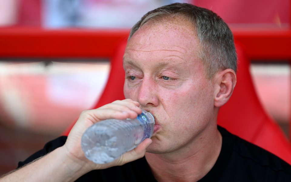 Твърди се, че Нотингам Форест е започнал преговори с Тотнъм