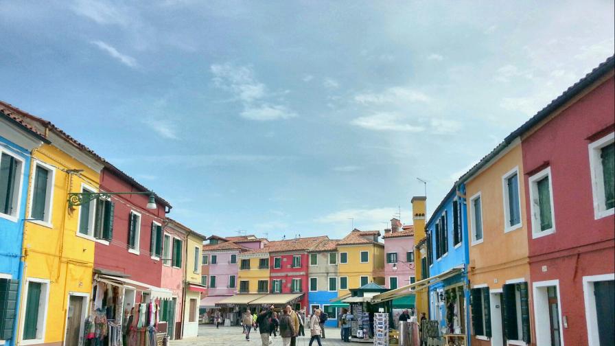 Бурано - малкото цветно бижу на Венеция