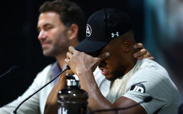 Антъни Джошуа избухна в сълзи на пресконференцията след като загуби