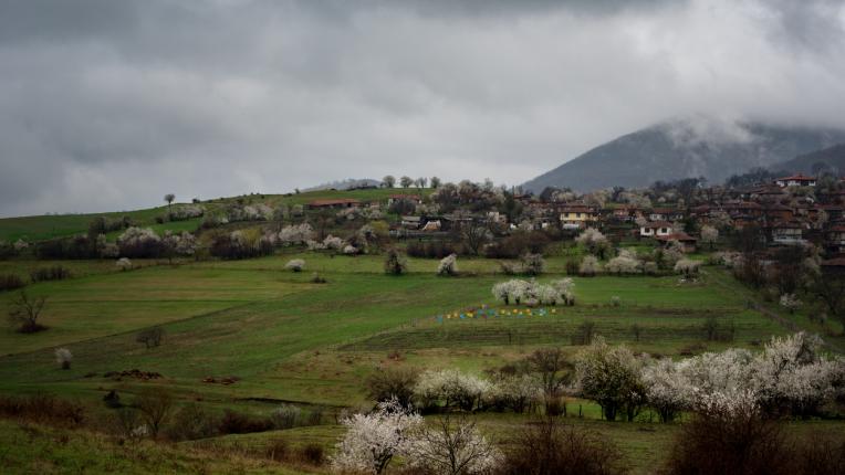 Празник на българските традиции: фестивалът на народната носия в Жеравна