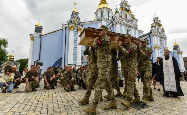Киев обяви колко украински войници са загинали от началото на руската инвазия