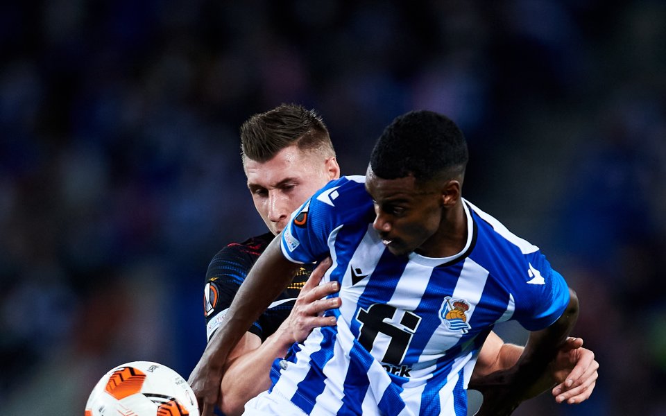 Сигурният нов нападател на Нюкасъл – Александър Исак, е пристигнал