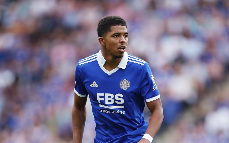 Тимът на Лестър е приел офертата на Челси за бранителя