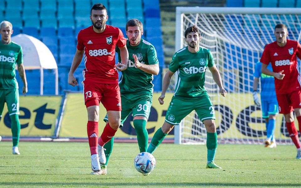 LIVE / Хебър - Пирин 0:0 Хебър: 1 Петър Дебърлиев, 5 Мартин