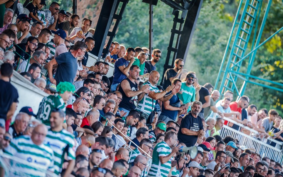 Отборът на Черно море отвърна на градския си съперник Спартак