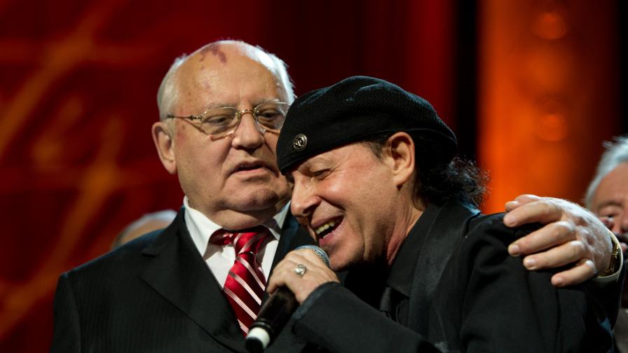 Горбачов и Клаус Майне, 2011 г.