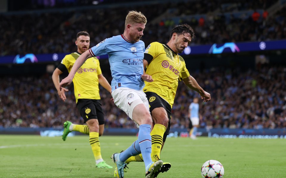 Отборите на Манчестър Сити и Борусия Дортмунд играят при резултат