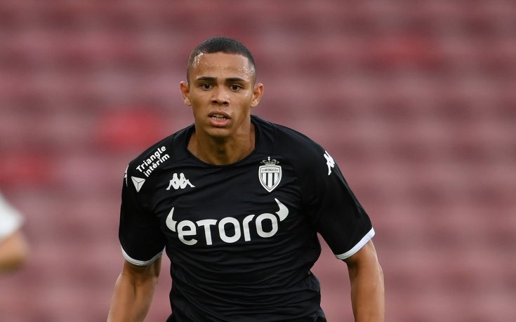 Барселона се огледа в десен бек на Монако