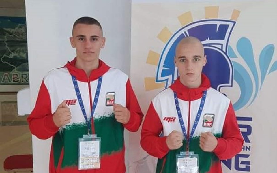 Евелин Колев и Викторио Илиев с победи на Европейското по бокс в Италия
