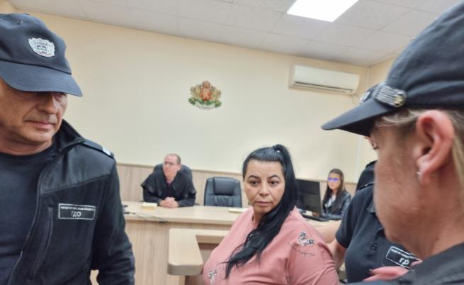 След опит за спиране на делото: Започна процесът срещу Анка Михайлова, обвинена в убийството на дъщеря си
