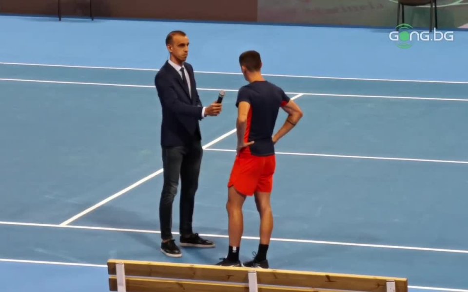 Арена Армеец аплодира Алекс Лазаров след страхотному представяне срещу Лоренцо