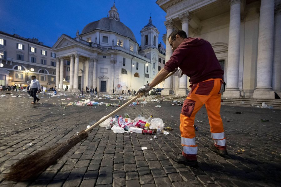Феновете на Бетис с вандалски прояви в Рим1