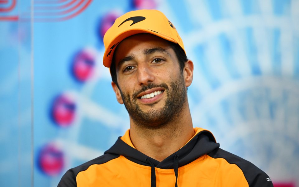 След като и Алпин попълни двете си пилотски места с