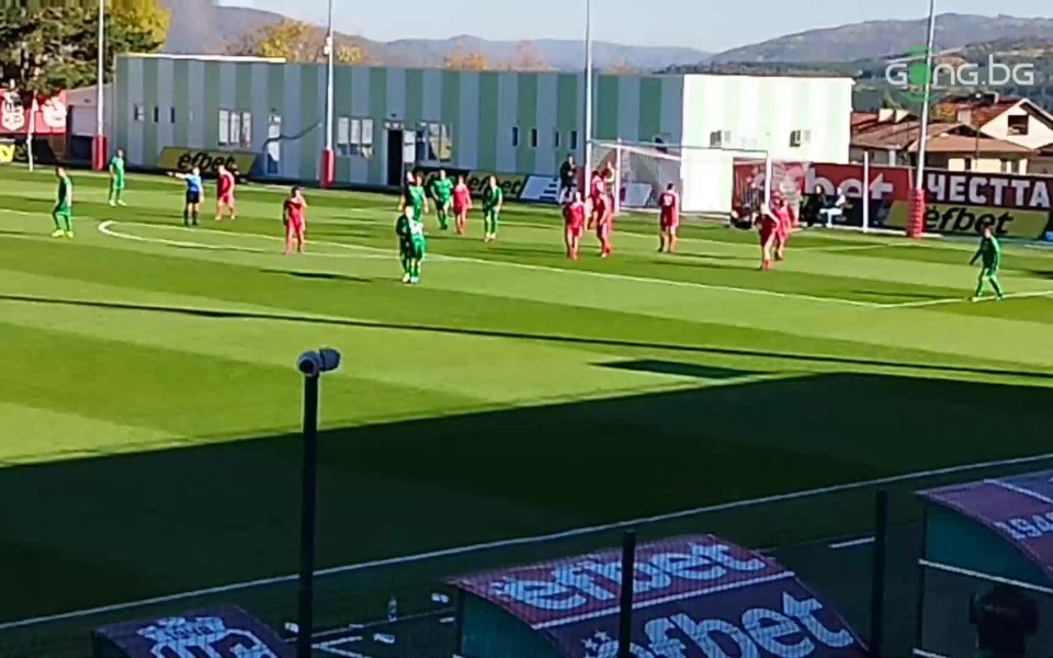 Христо Йовов напомни за най-добрите си години, след като реализира