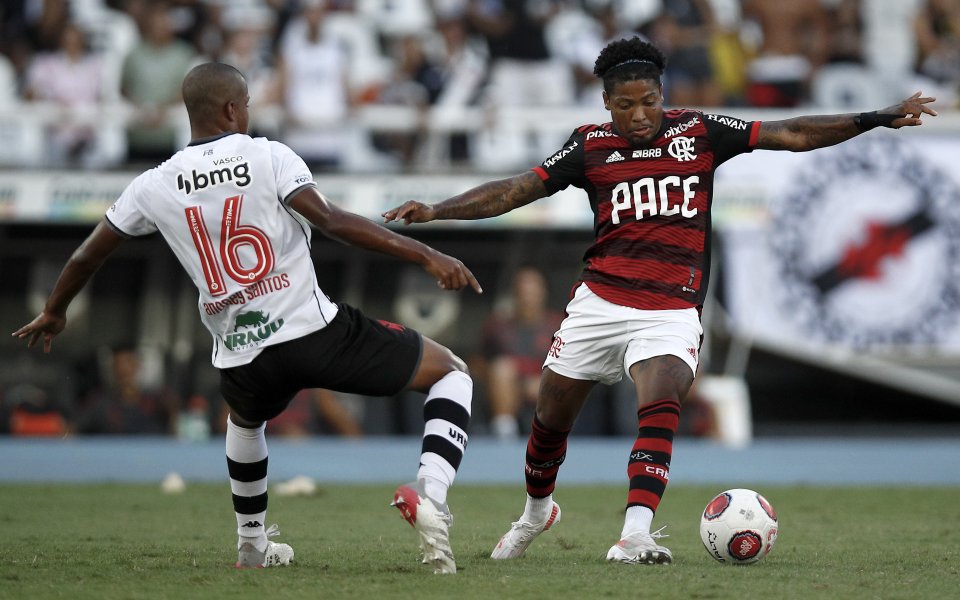 Челси продължава да търси отбор, в който да прати под