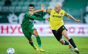 Лудогорец и Ботев Пловдив играят при 1 0 в мач от