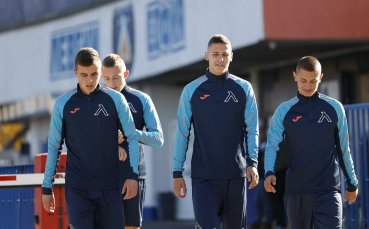 Група от 18 футболисти определи старши треньорът на Левски Станимир Стоилов