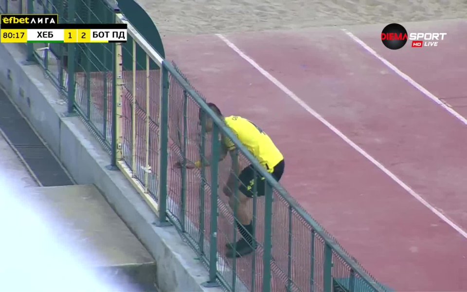 Виктор Генев се извиси над всички при центриране от ъглов