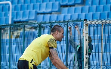 Капитанът на Ботев Пловдив Виктор Генев посвети победния си гол