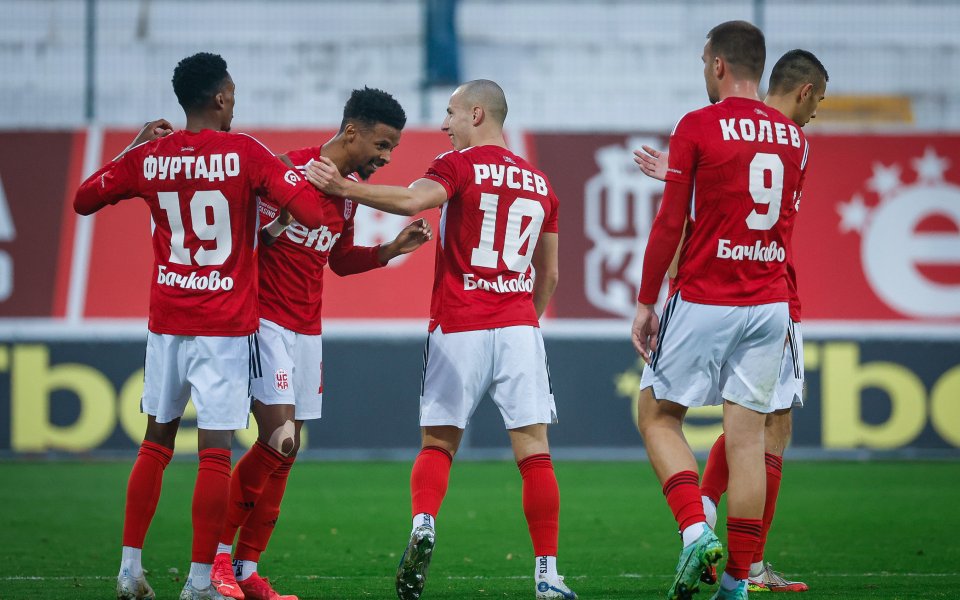 ЦСКА 1948 работи върху контролите, които отборът на Тодор Янчев