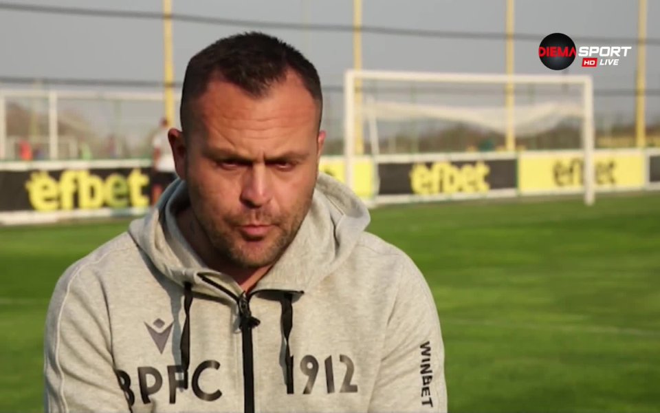 Дилян Илиев, който е треньор на вратарите в Ботев Пловдив