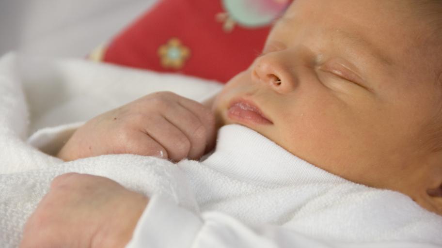 Жълтеница при бебе - какво я причинява, как изглежда и да се притеснявате ли (снимки)