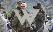Дезертьор с картечница стреля по полицаи в Русия
