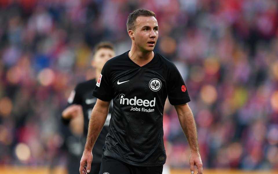 Айнтрахт Франкфурт не е готов да продава ключови свои играчи,