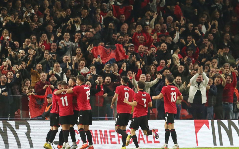 Чехия и Албания не успяха да се победят и завършиха