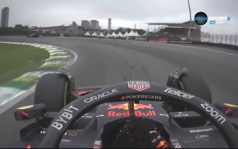 Двамата пилоти на Ред Бул - Макс Верстапен и Серхио