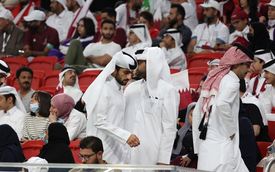 Доказано: Феновете на Катар не могат да издържат 90 минути на мач