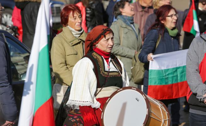 Поход за мир и неутралитет: Граждани на протест срещу изпращането на оръжие за Украйна