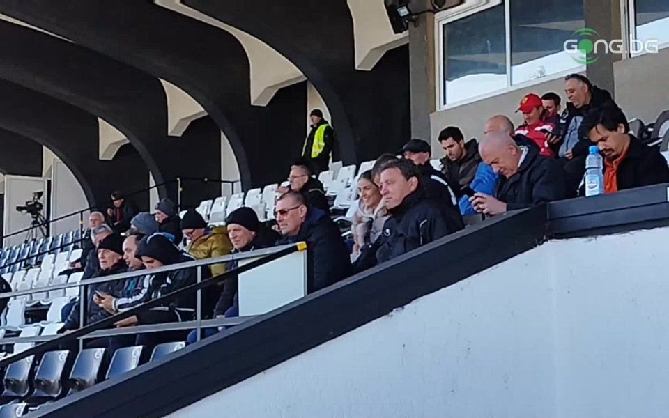 Старши треньорът на Крумовград - Велислав Вуцов, е на стадион