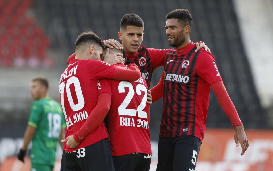 Локомотив София и Витоша Бистрица играят при 2:0 в осминафинал от