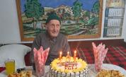 Български столетник разкрива тайната на дълголетието си