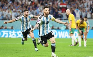 Аржентина се измъчи с Австралия, но е четвъртфиналист на Мондиал 2022, Меси с гол в мач №1000