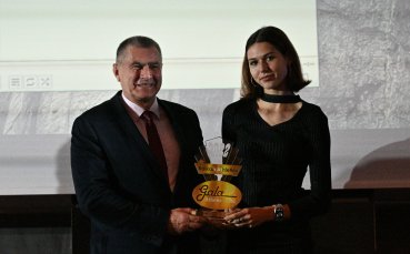 Добромир Карамаринов награди „Изгряваща звезда на Балканите“