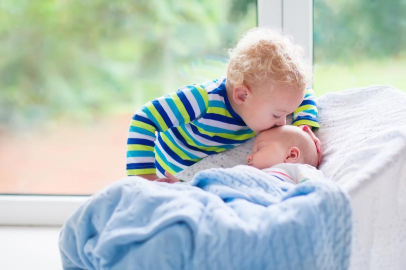 Как да се грижите за новородено бебе и малко дете - полезни съвети